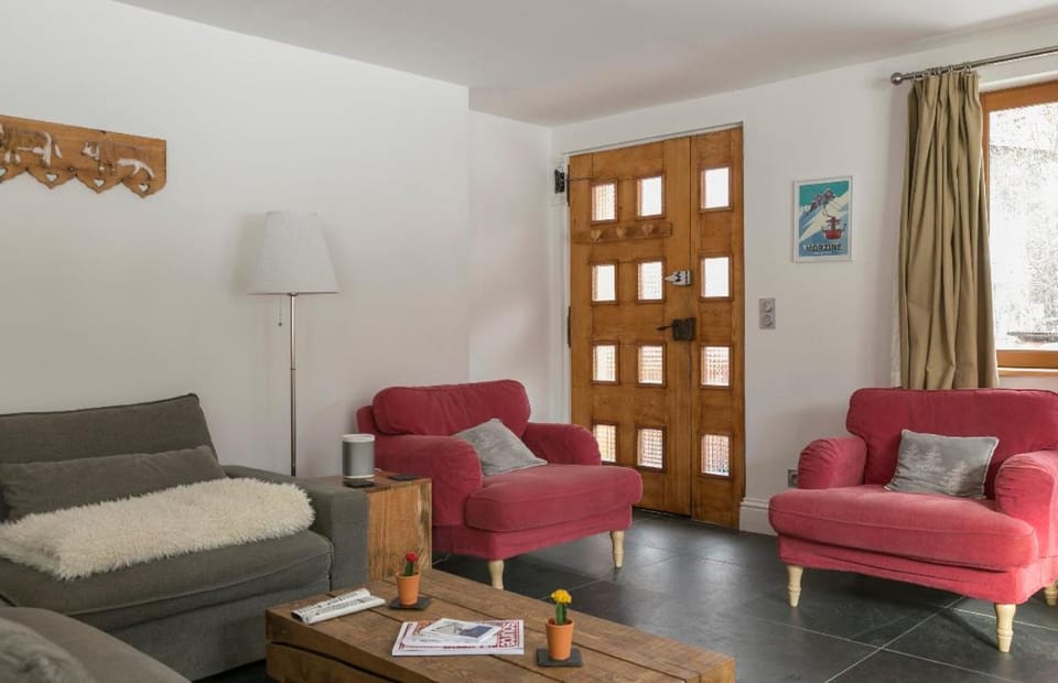 Facade/entrance, Living room