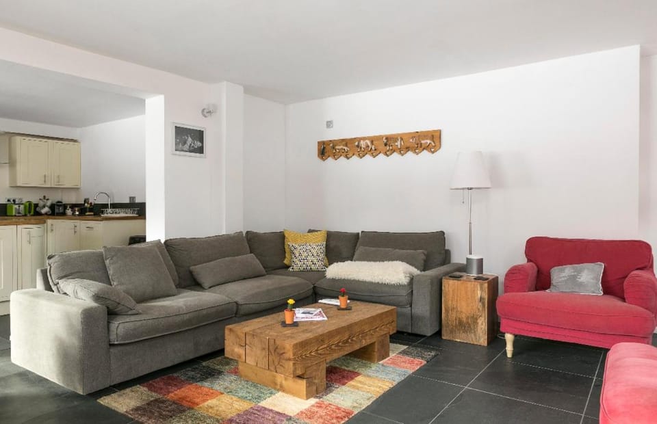 Living room, Photo of the whole room, Seating area
