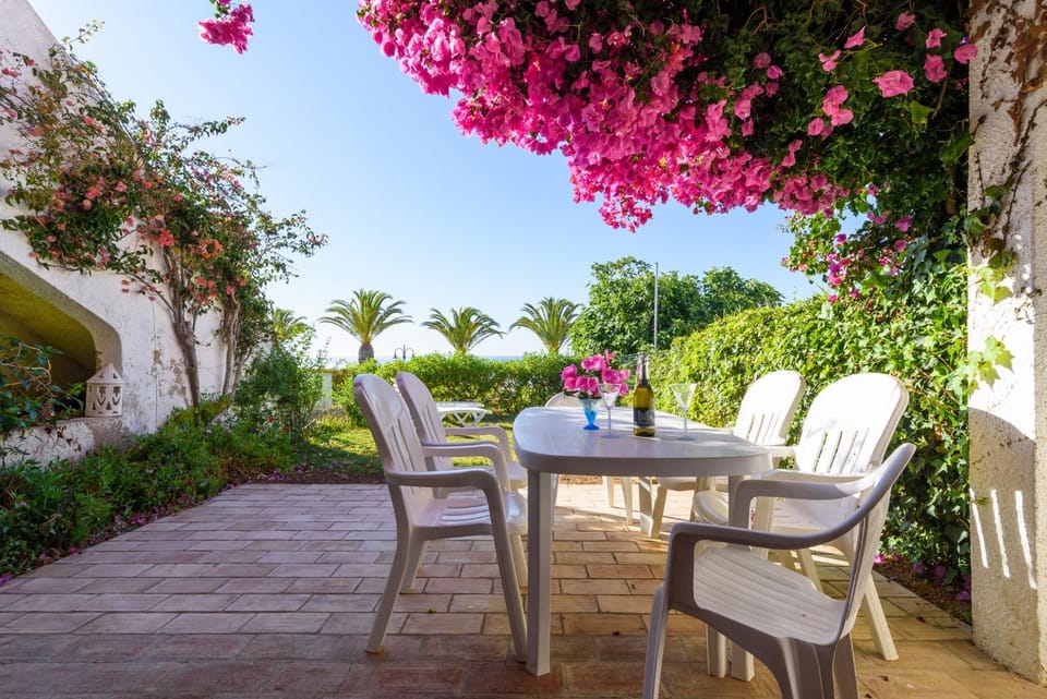 Casa Sol e Praia Bed and Breakfast in Luz