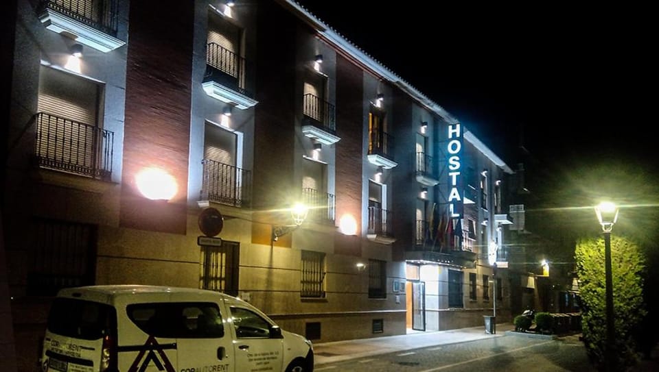 Hostal Plaza Mayor Bed and Breakfast in Torrejón de Ardoz