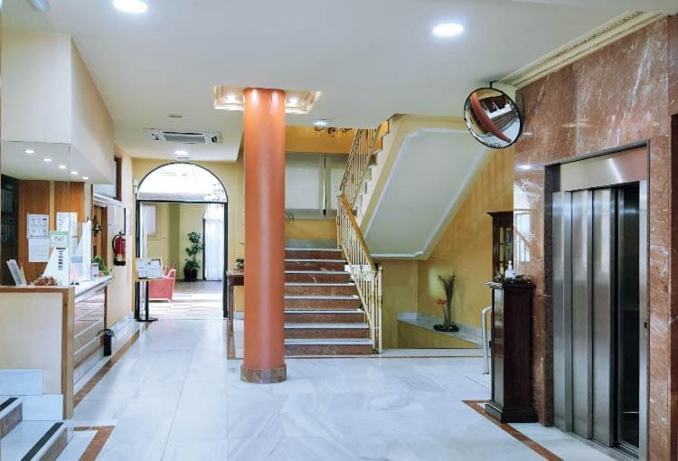 Hostal Plaza Mayor Bed and Breakfast in Torrejón de Ardoz