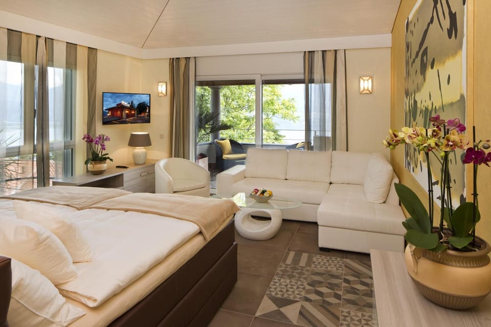 Balcony/Terrace, Living room, Bedroom