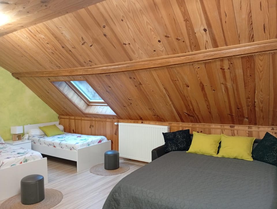 chambres d'hôte Le Marronnier Bed and Breakfast in Jura