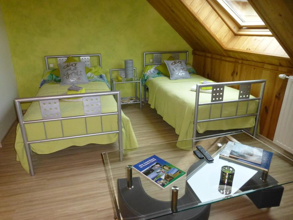 chambres d'hôte Le Marronnier Bed and Breakfast in Jura