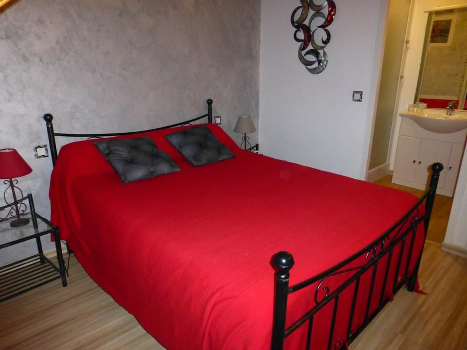 chambres d'hôte Le Marronnier Bed and Breakfast in Jura