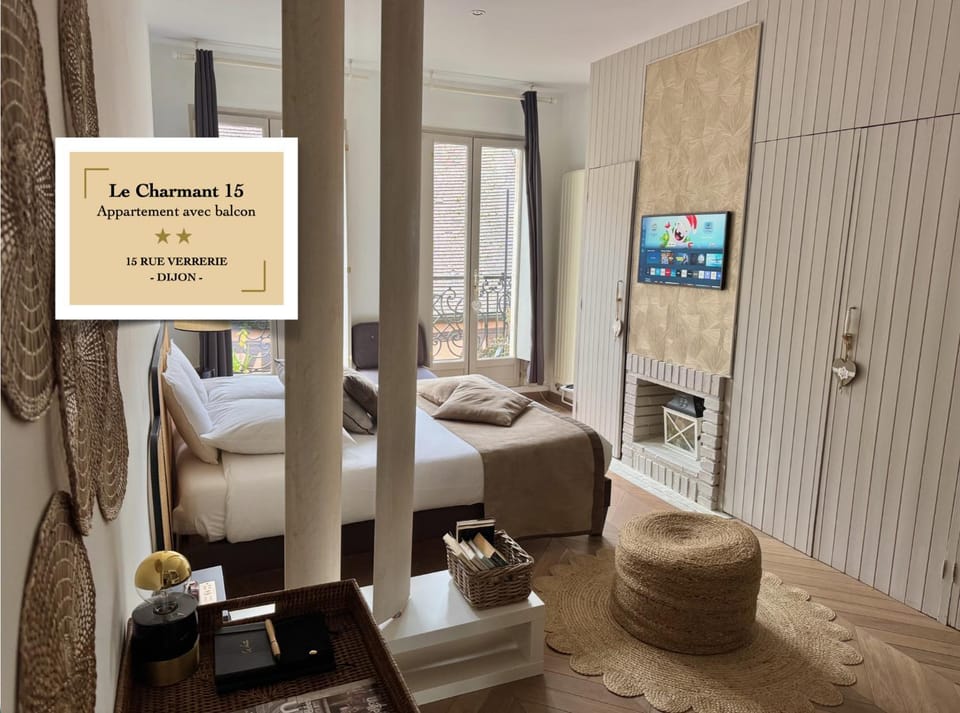 Bed, TV and multimedia