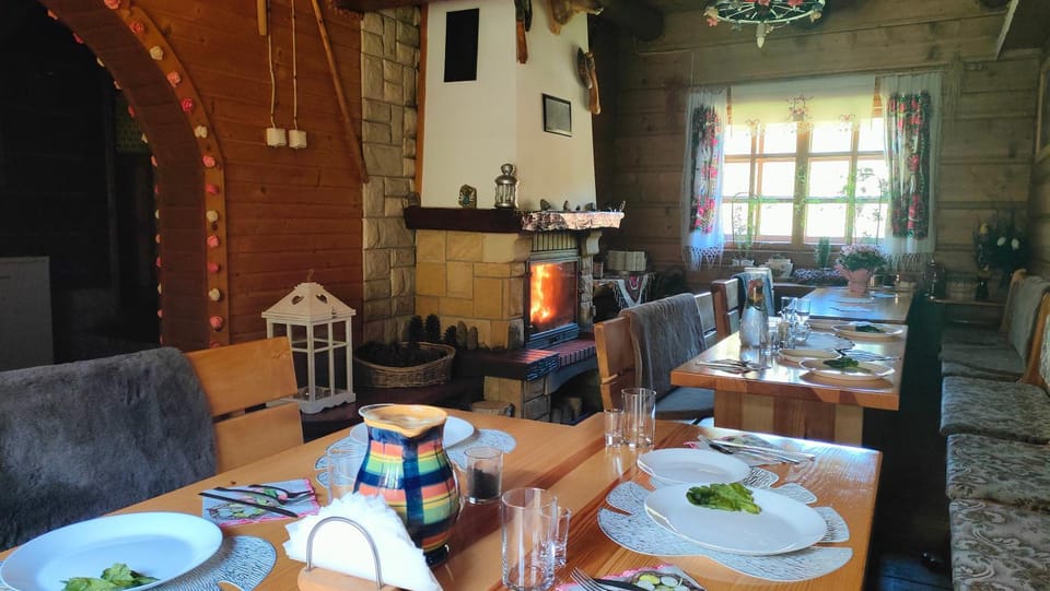 Góralska Czarcia Chata pod Jałowcem Farm Stay in Lesser Poland Voivodeship