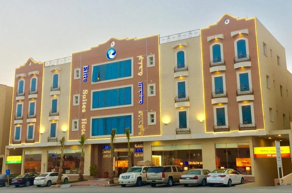 Property building, Facade/entrance, Street view, Area and facilities