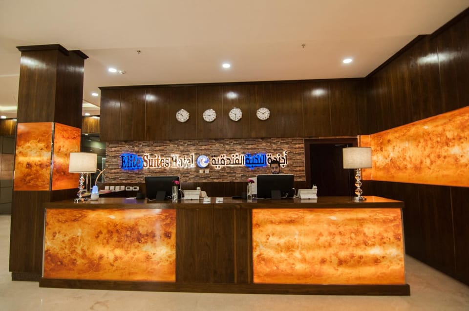 Property building, Facade/entrance, Lobby or reception