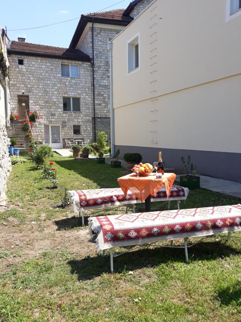 Property building, Day, Garden, Garden view
