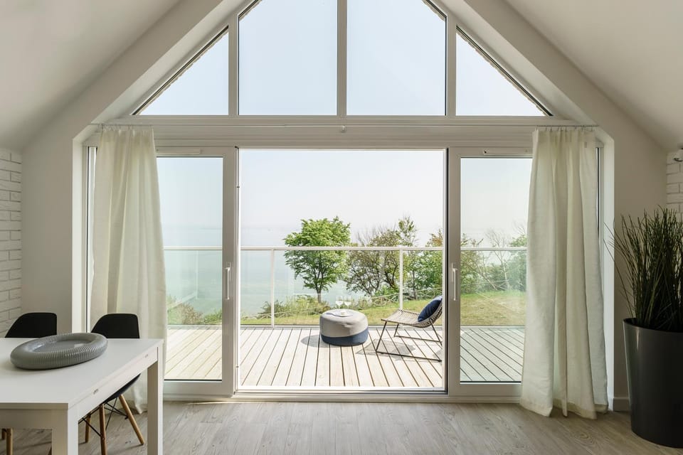 Property building, Balcony/Terrace, Living room, Sea view