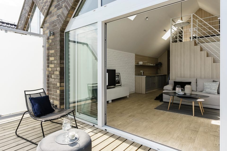 Property building, Balcony/Terrace, Sea view