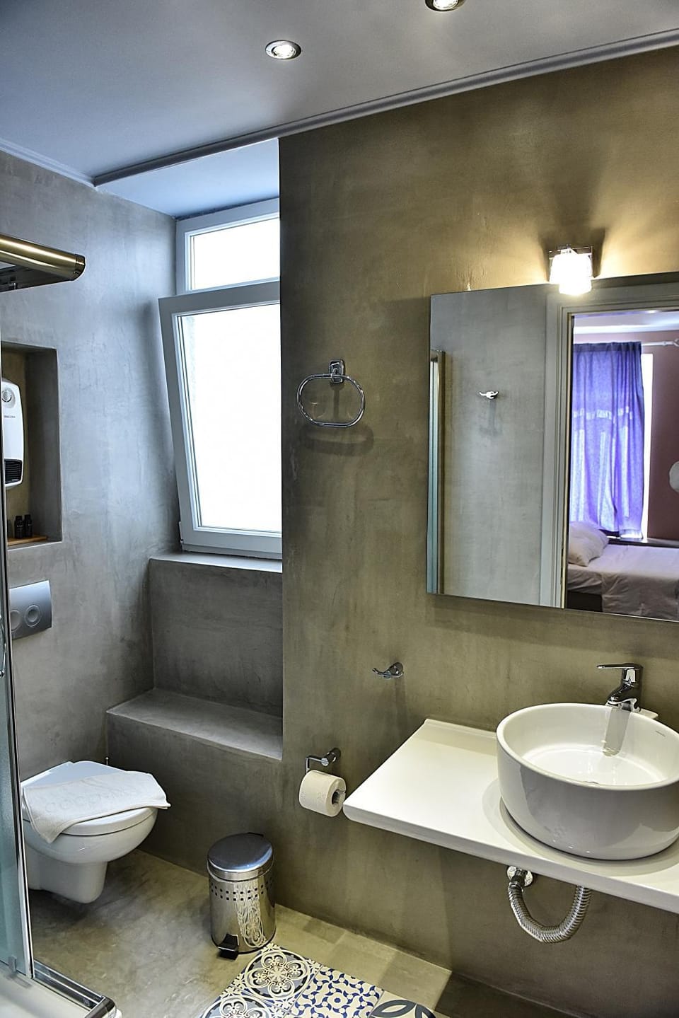 Shower, Toilet, Bathroom, towels