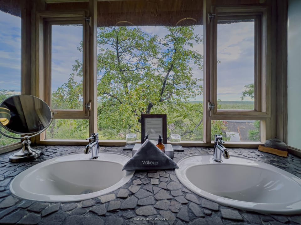 Natural landscape, Bathroom