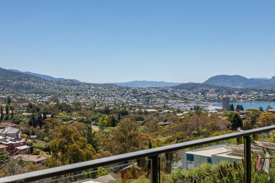 The Lookout Apartment in Tasmania