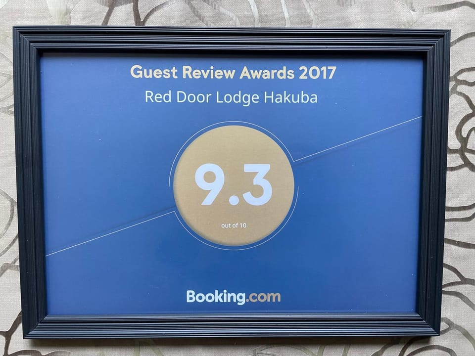 RedDoorLodge Hotel Hakuba Nature lodge in Hakuba