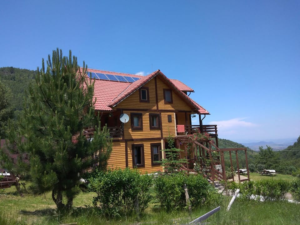Cabana Soarelui Retezat Nature lodge in Romania
