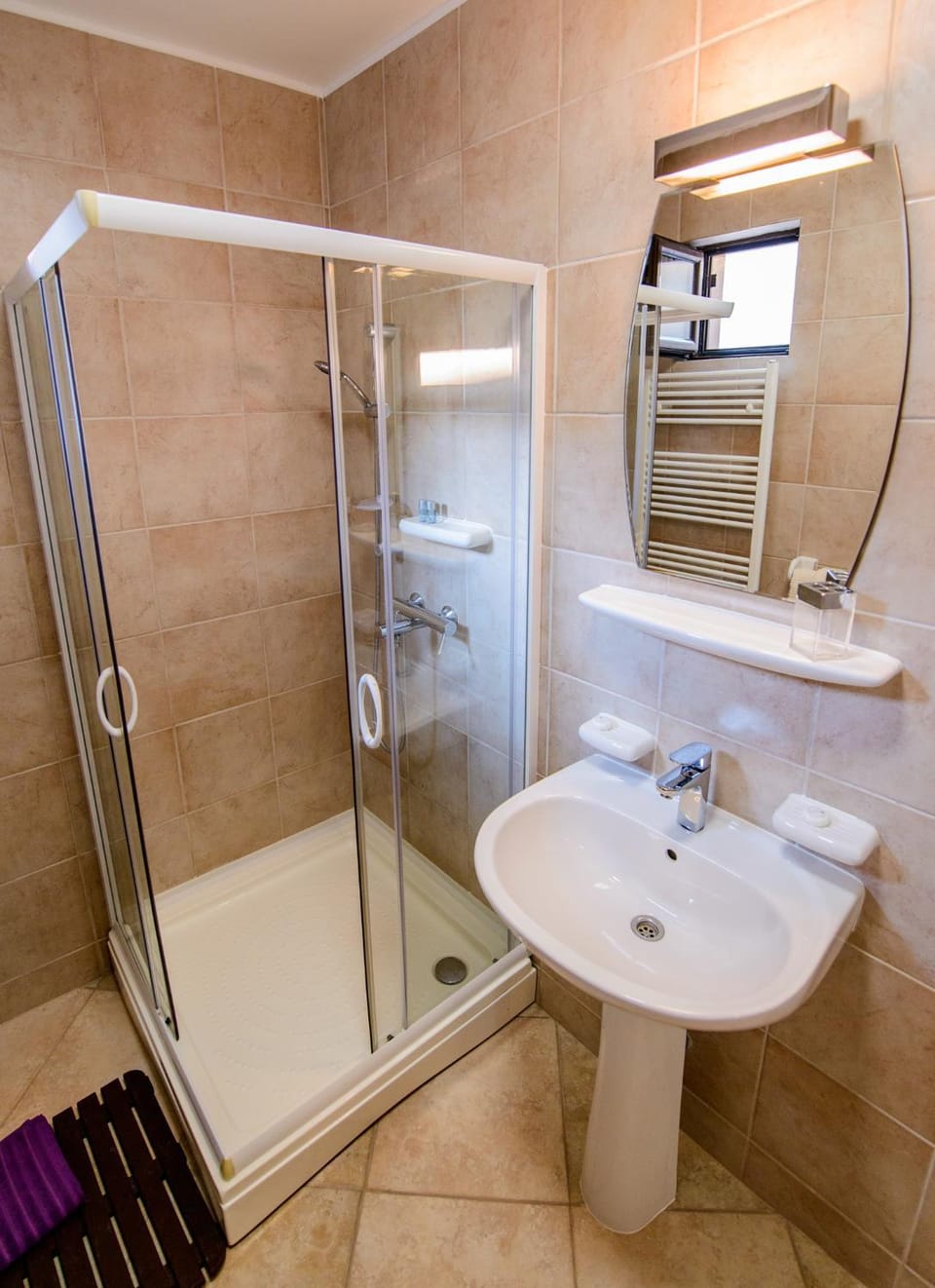 Bathroom, Photo of the whole room