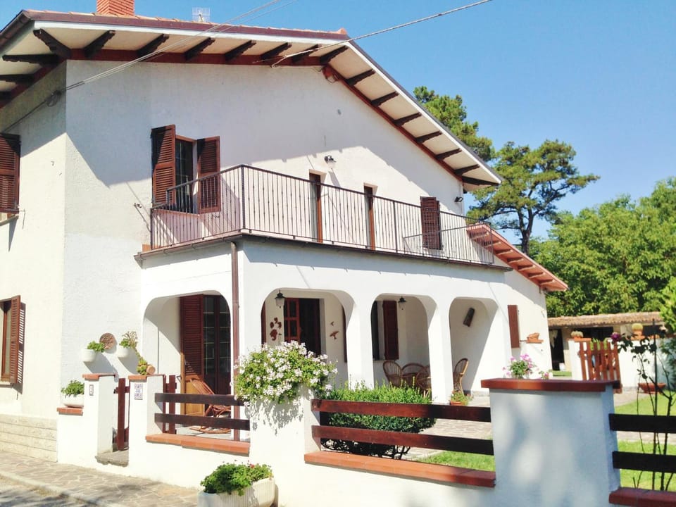 Property building, Balcony/Terrace
