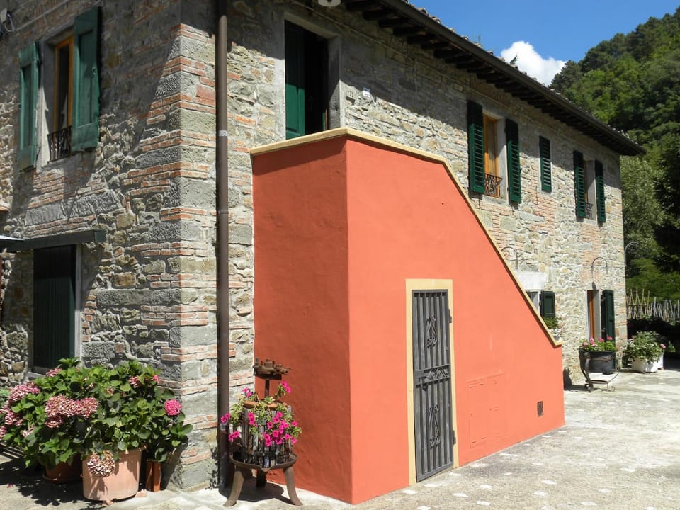 Property building, Facade/entrance