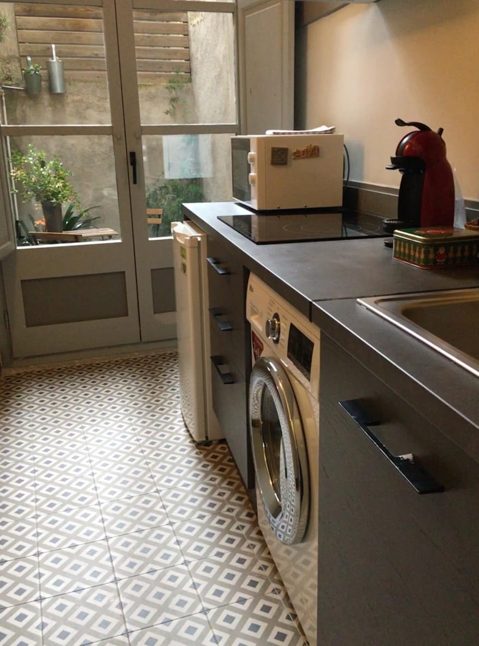 Kitchen or kitchenette