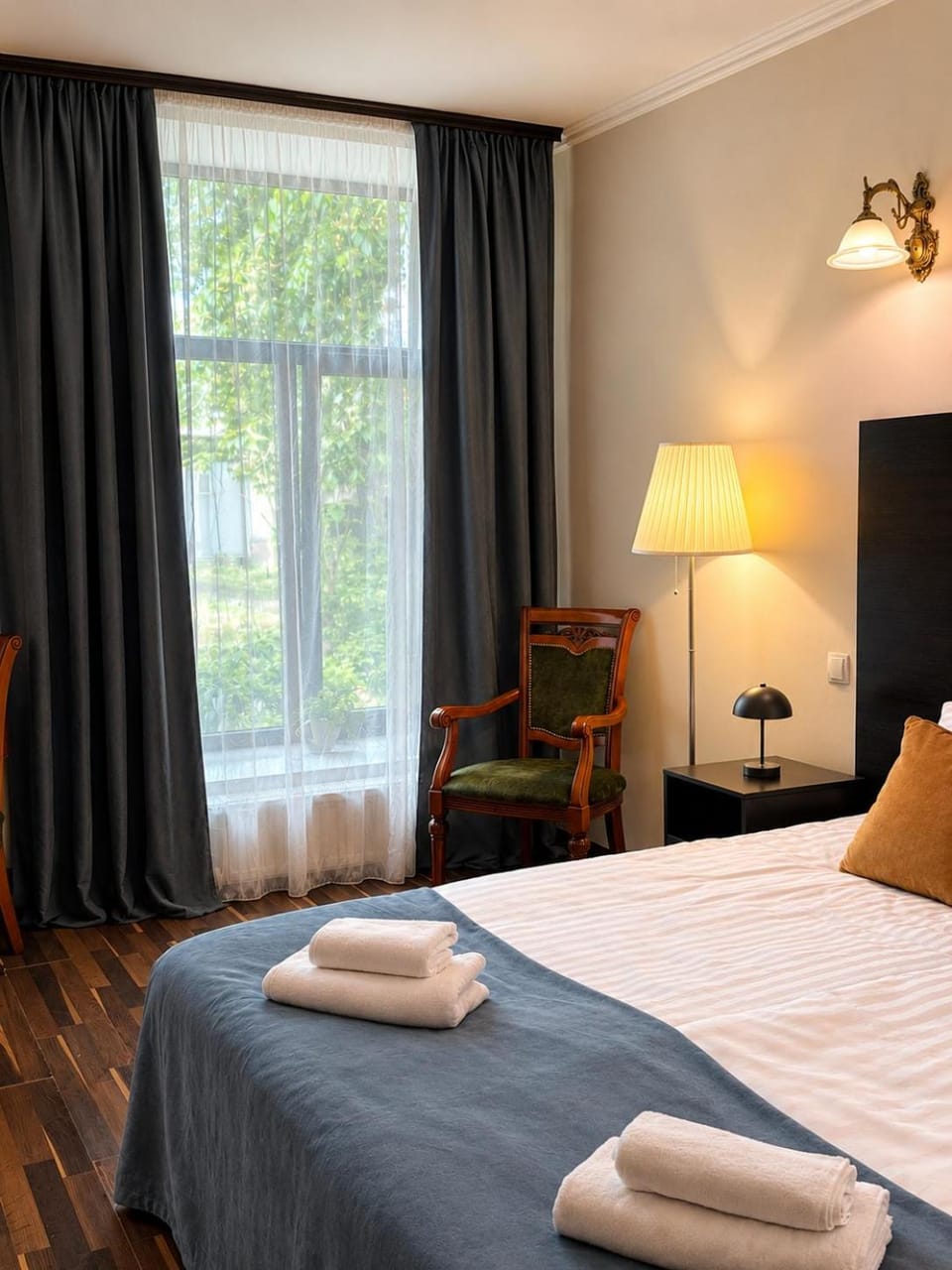 Day, Photo of the whole room, Decorative detail, Decorative detail, Garden view, Garden view, Inner courtyard view