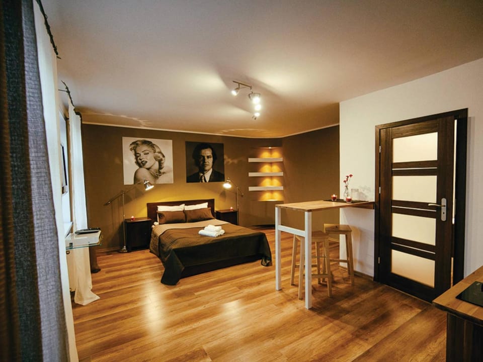 TV and multimedia, Kitchen or kitchenette, Living room, Seating area, Dining area, Bedroom