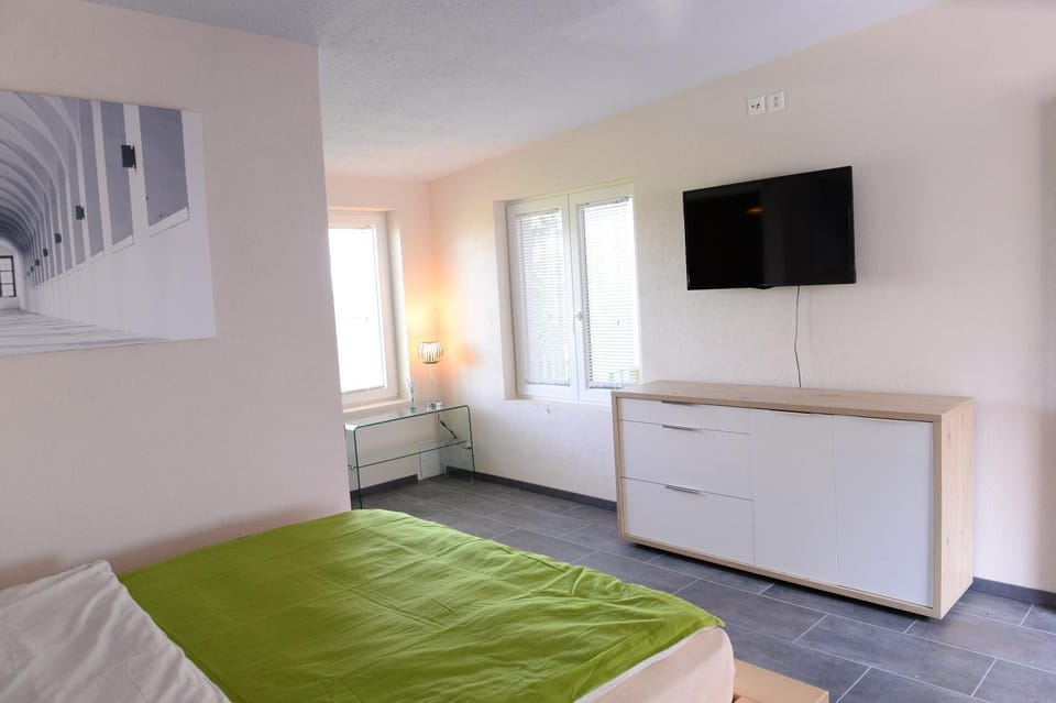 Day, Photo of the whole room, Photo of the whole room