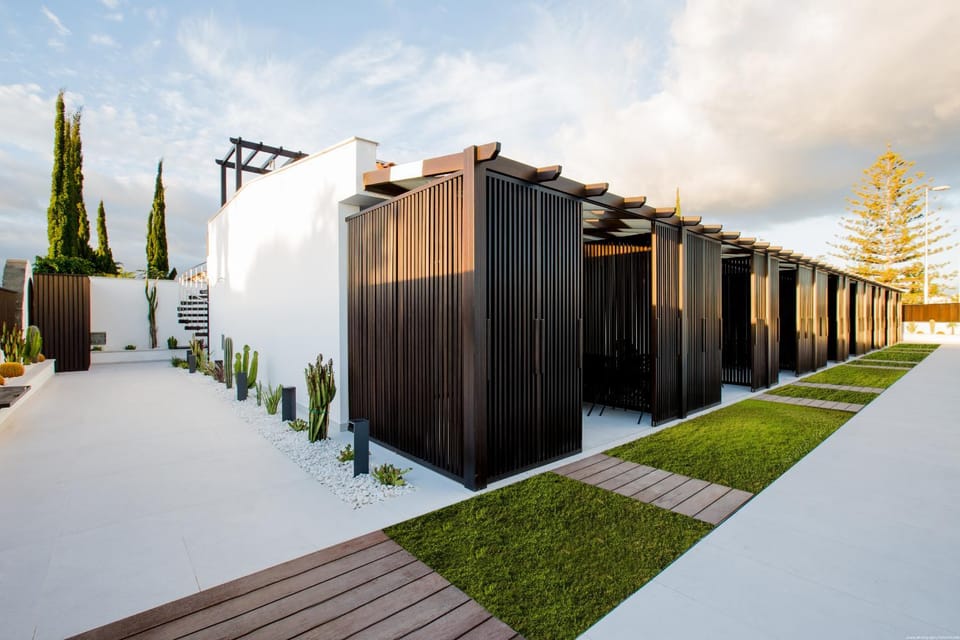 Property building, Day, Garden, Balcony/Terrace, Garden view