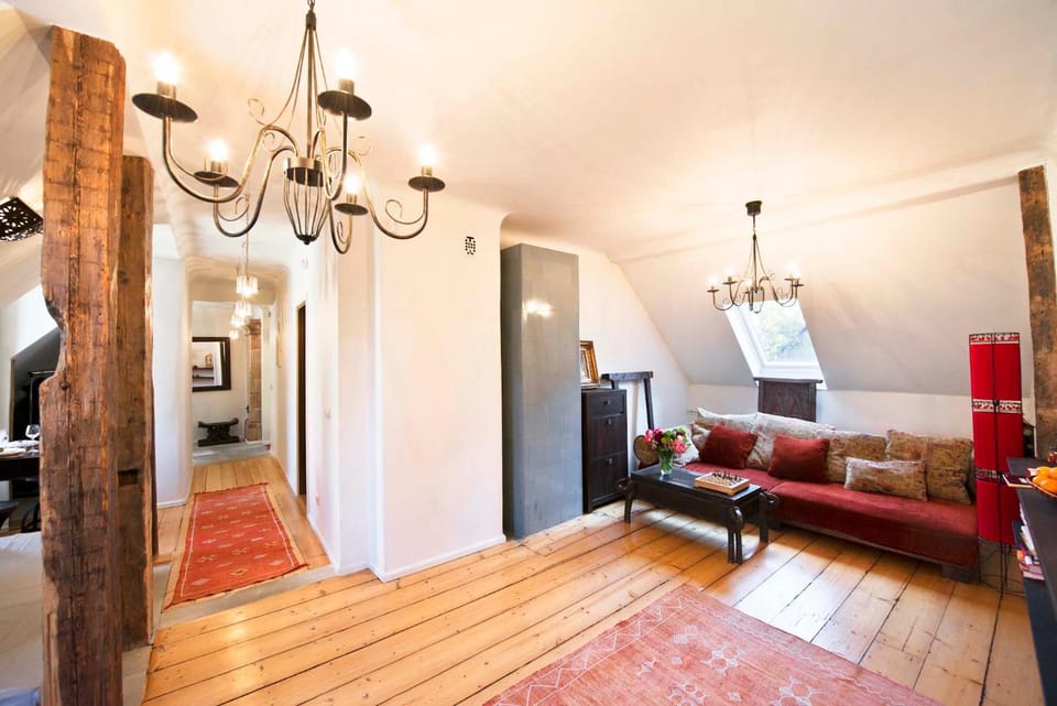 Living room, Photo of the whole room
