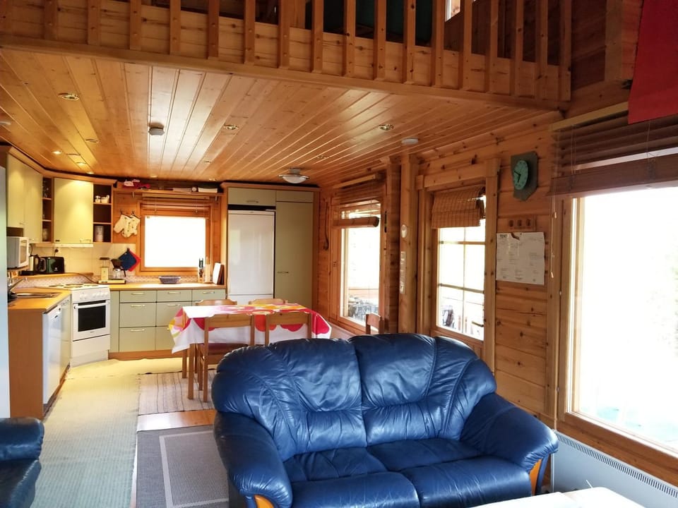 Seating area, Dining area