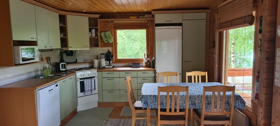 Coffee/tea facilities, Kitchen or kitchenette, Dining area, dishwasher, minibar, pet friendly, toaster