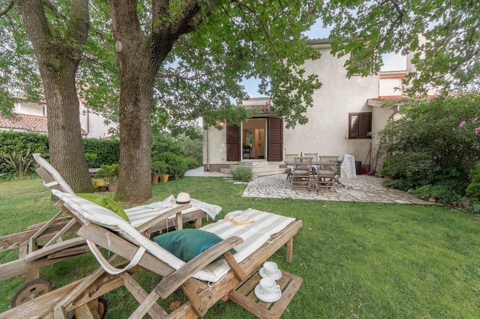 Off site, Garden