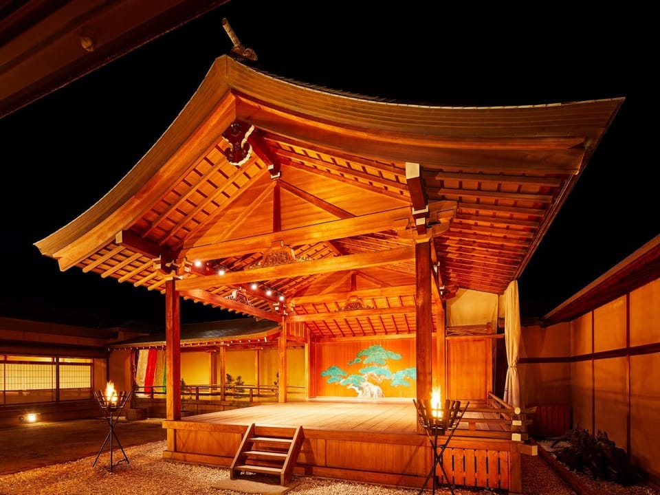 Night, Area and facilities