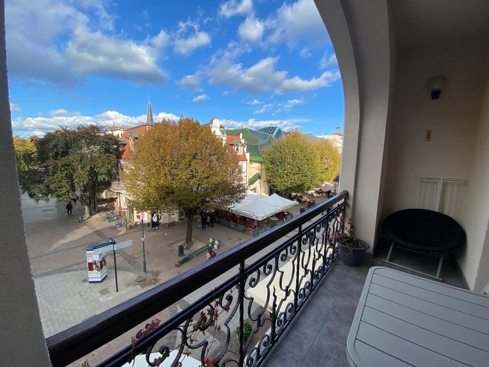 Balcony/Terrace, City view