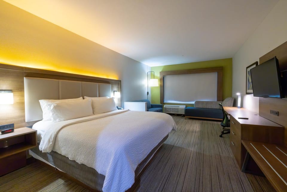 Bed, TV and multimedia