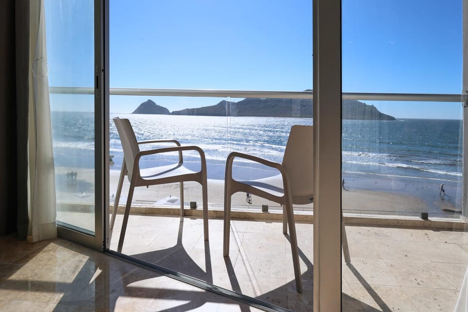 Day, View (from property/room), Balcony/Terrace, Beach, Sea view
