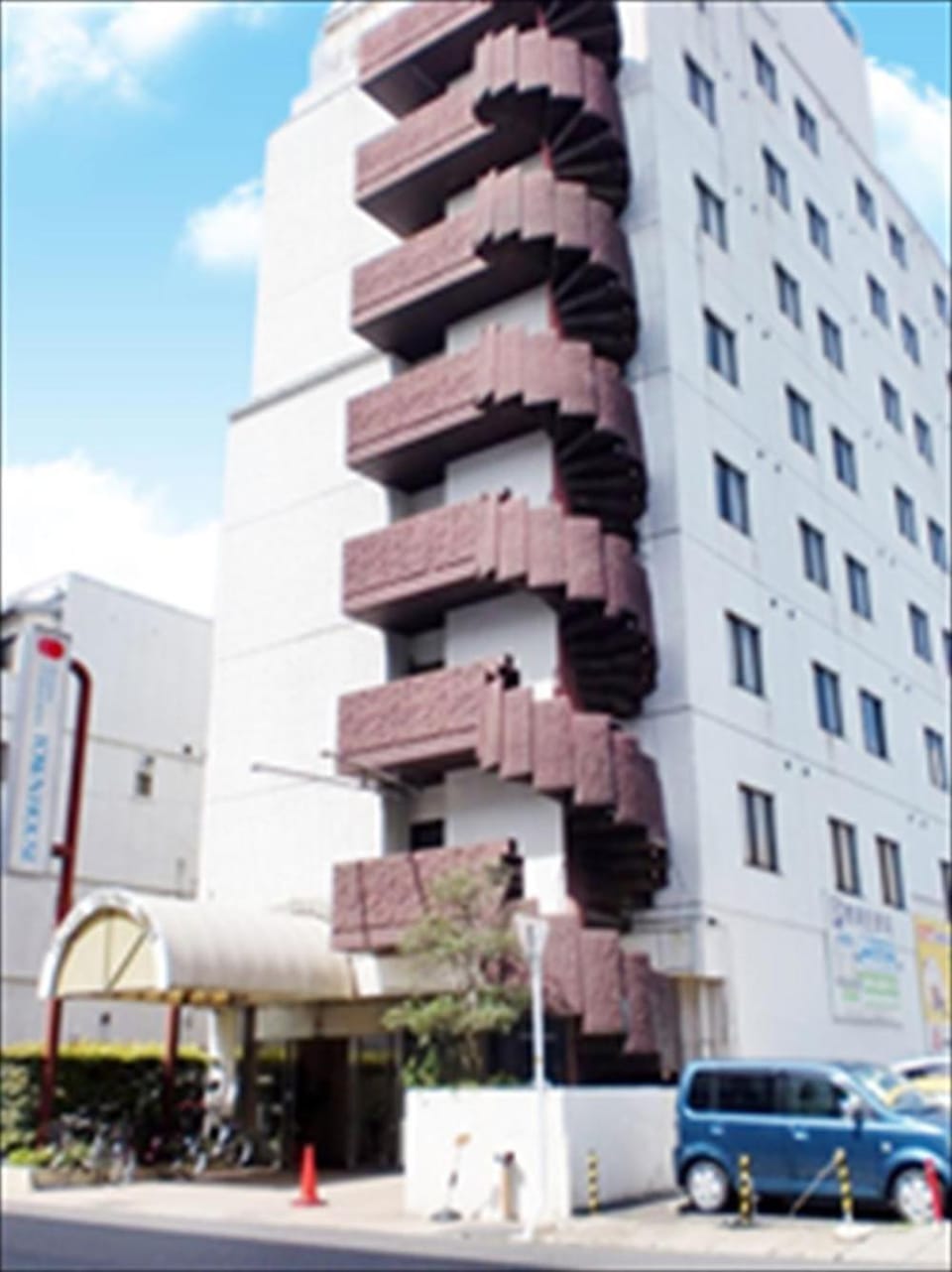 Facade/entrance