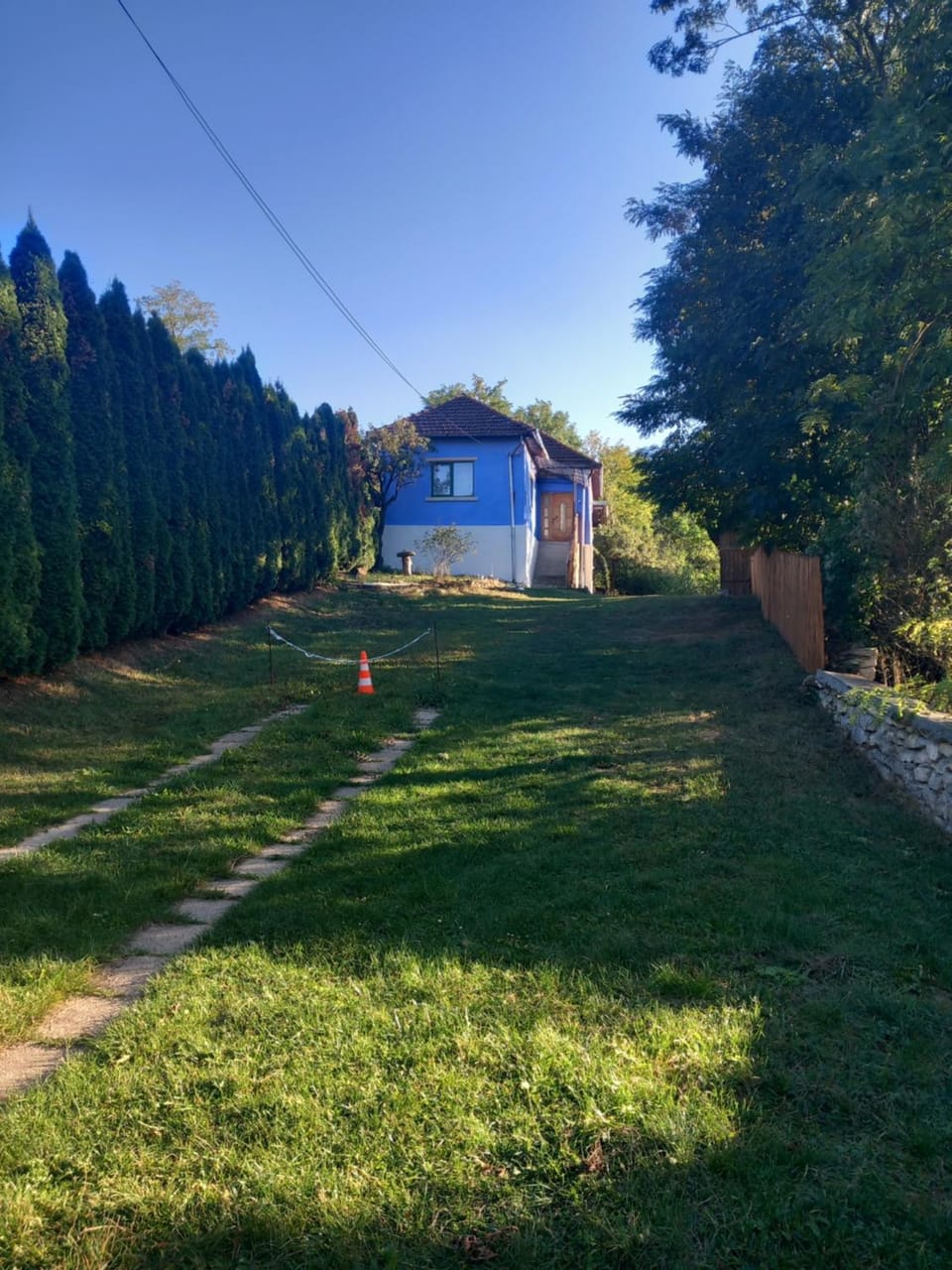 Property building, Natural landscape, Parking