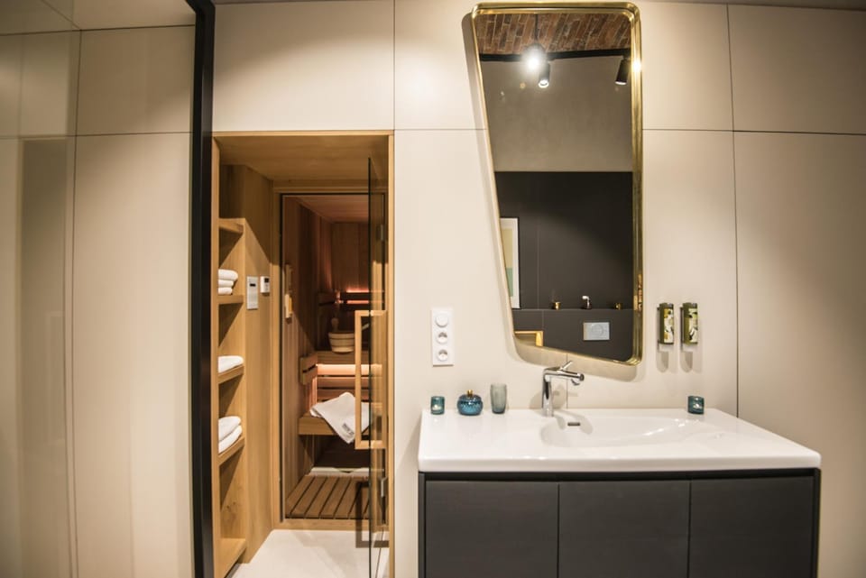 Sauna, Bathroom