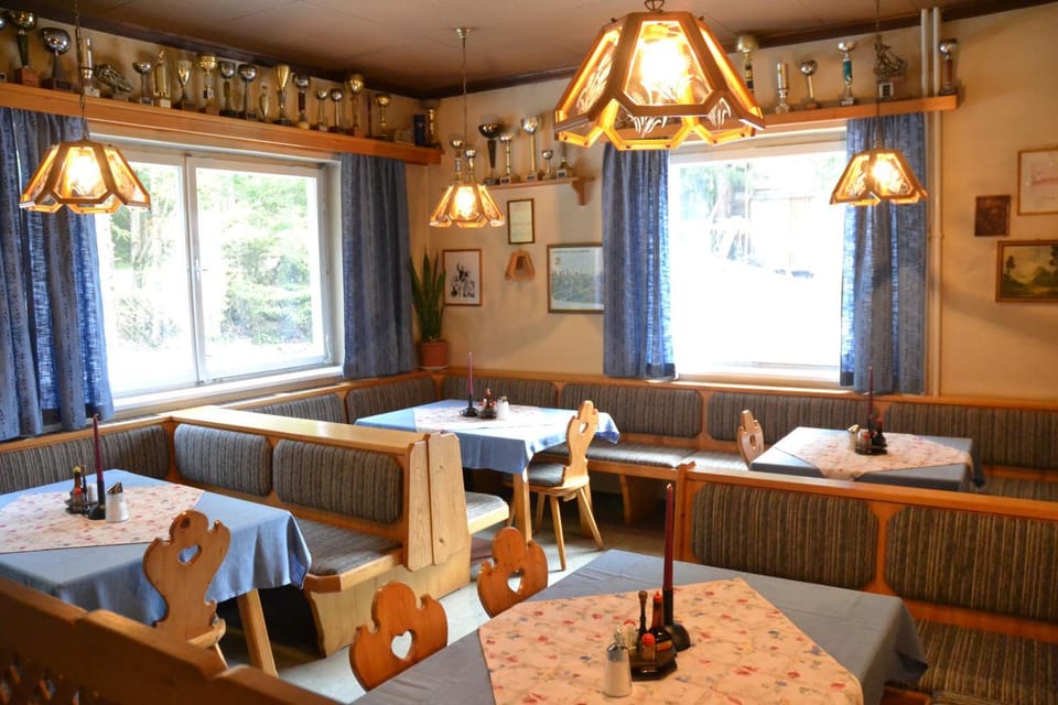 Communal lounge/ TV room