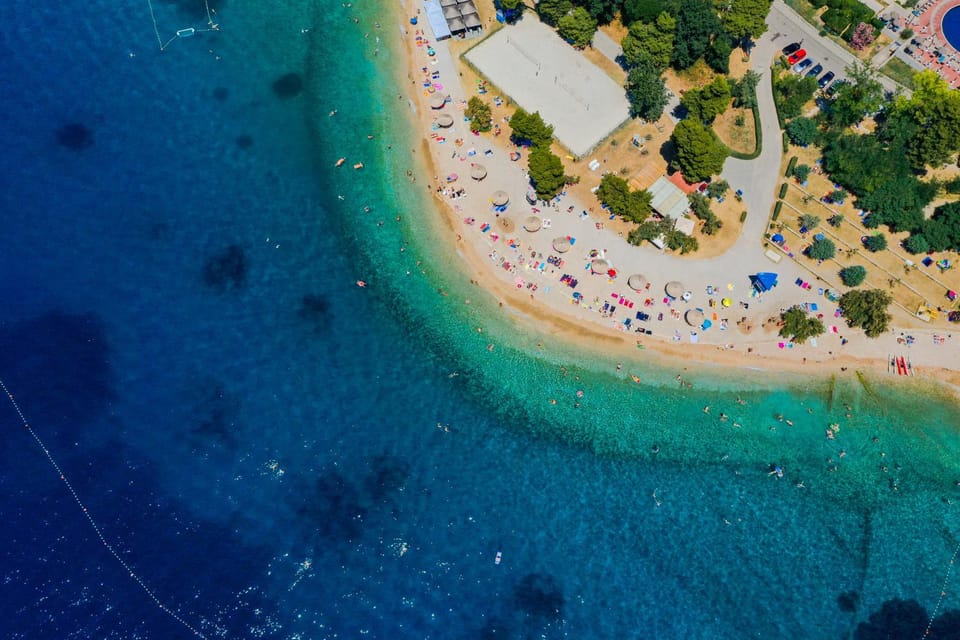 Neighbourhood, Natural landscape, Beach