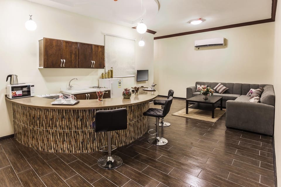 Kitchen or kitchenette, Living room