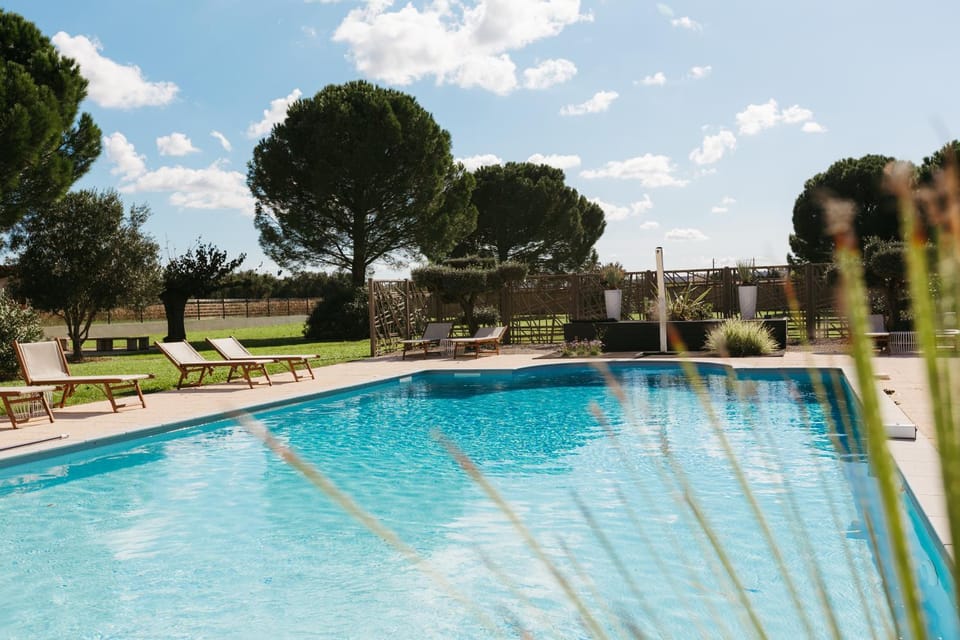 Spring, Day, Natural landscape, Garden, Balcony/Terrace, Garden view, Pool view, Swimming pool, Swimming pool, sunbed