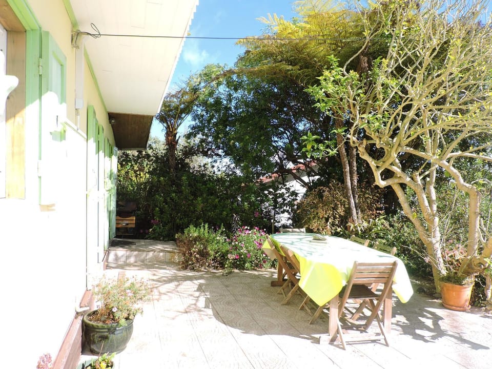 Property building, BBQ facilities, Garden, Balcony/Terrace, Mountain view