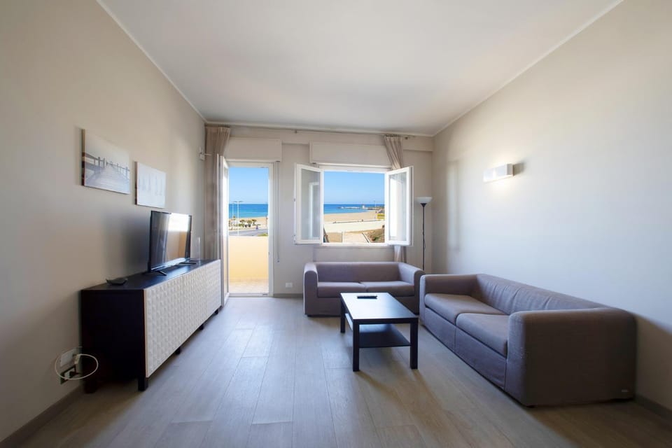 Living room, Sea view