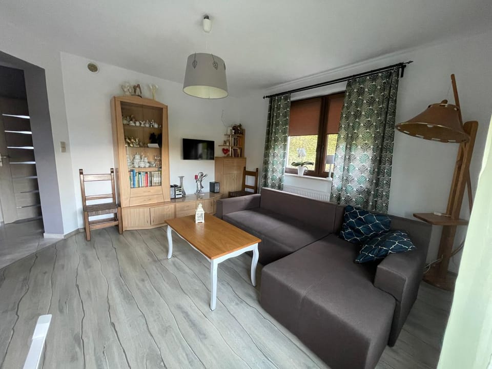 Communal lounge/ TV room, Bed, Living room, Photo of the whole room, Seating area