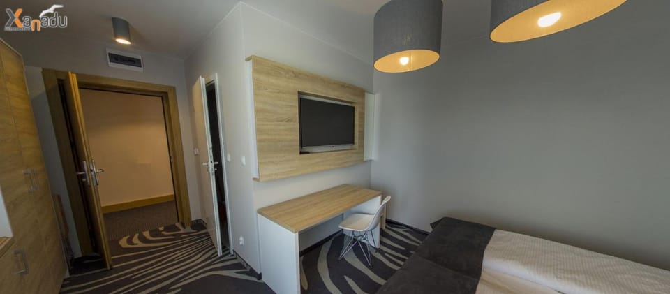 TV and multimedia, Seating area, Bedroom