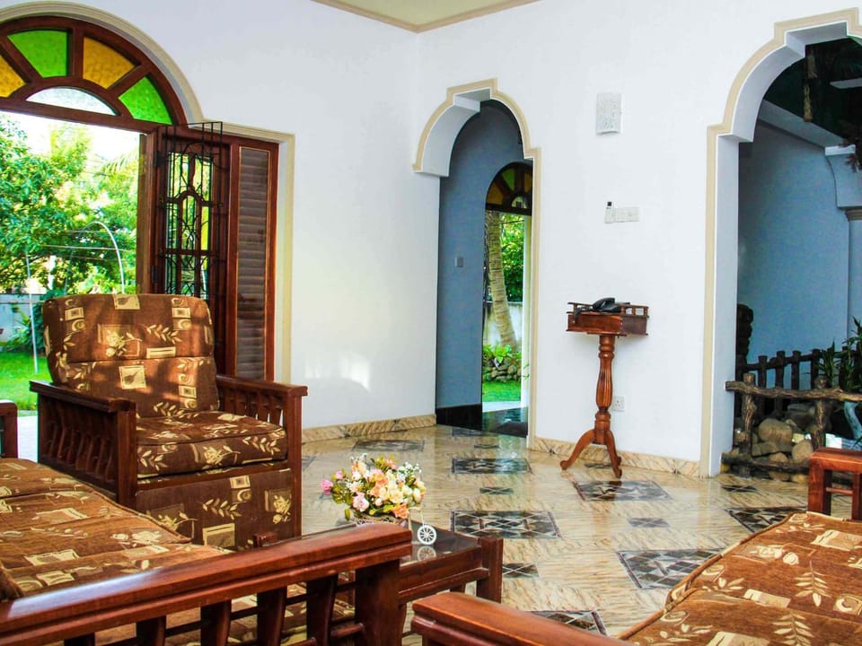 Communal lounge/ TV room, Living room, Seating area