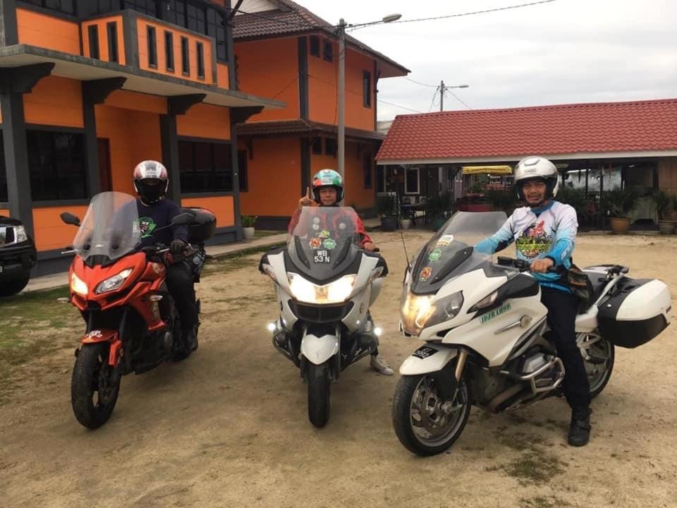 Cycling, group of guests